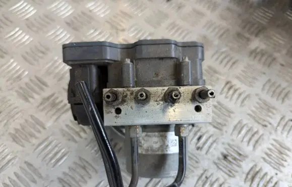 Jeep Cherokee ABS Pump 68237002AD
