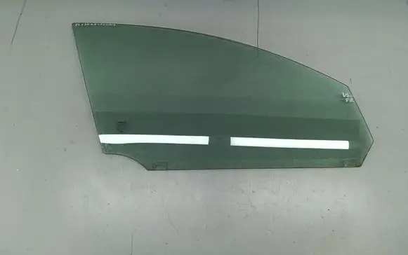 Volvo V50 Front door window glass four-door 43R001106