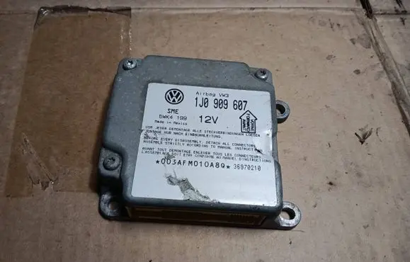Volkswagen PASSAT B5 Airbag control unit/module 1J0909607 36970210 5WK4199