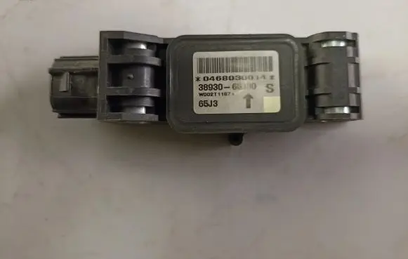 Suzuki Grand Vitara II Airbag deployment crash/impact sensor 3893065J30 046830014
