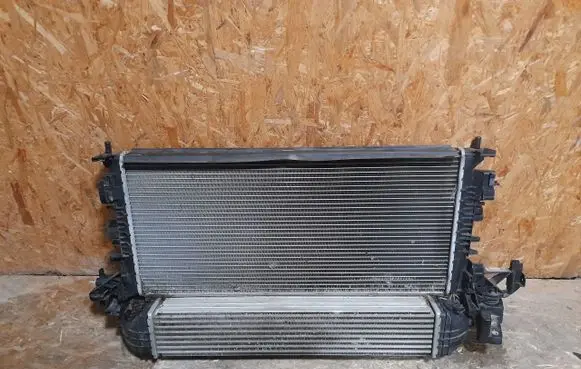 Opel Astra K Coolant radiator 39109109
