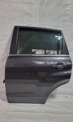 Chevrolet Captiva Rear door