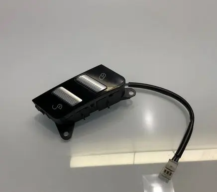 Mercedes-Benz S W221 Central locking switch button A2218213151 STV82174 03371030101