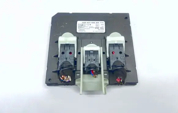 Volkswagen PASSAT B8 Comfort/convenience module 5Q0937086BB F005V01781