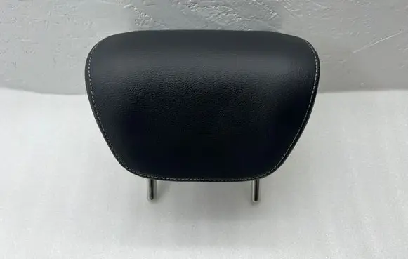 Audi Q2 - Rear seat headrest 