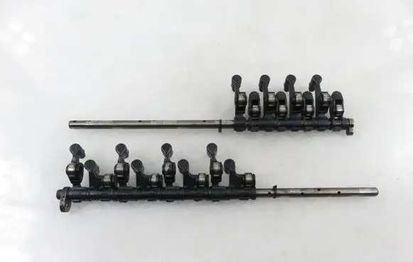 Volkswagen Touran I Camshaft 