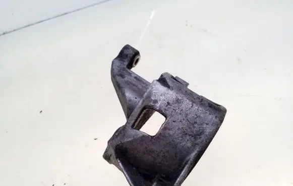 Volkswagen Sharan Power steering pump mounting bracket 028145523E