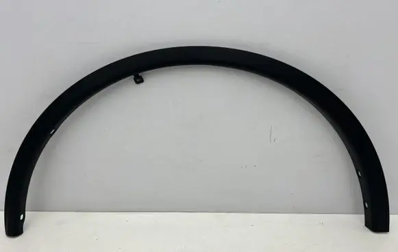 Fender trim (molding)