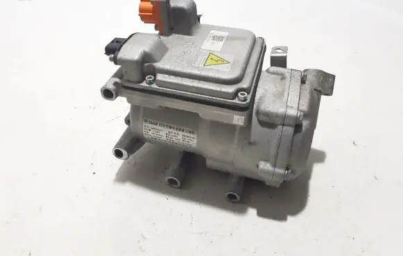 Dacia Spring Air conditioning (A/C) compressor (pump) 926006978R
