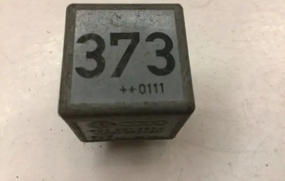 Audi A6 S6 C5 4B Other relay 8D0951253A