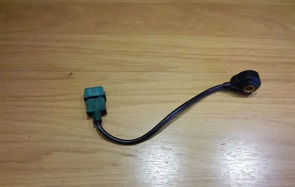 Peugeot 607 Detonation knock sensor 0261231130