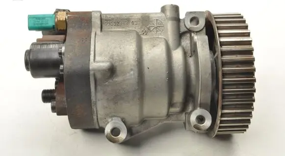Renault Megane III Fuel injection high pressure pump 8200707450