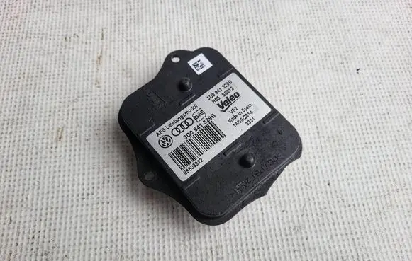 Volkswagen PASSAT B7 Headlight ballast module Xenon 3D0941329B 89503912