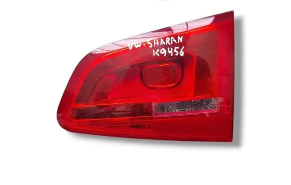 Tailgate rear/tail lights