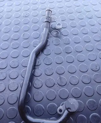 Volkswagen PASSAT B8 Engine coolant pipe/hose 04L121065aj 065AU