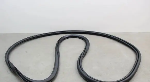 Volvo XC90 Rubber seal front door (on door) 31457673