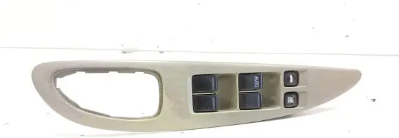 Nissan Primera Electric window control switch 25401AV640 C8DD702N