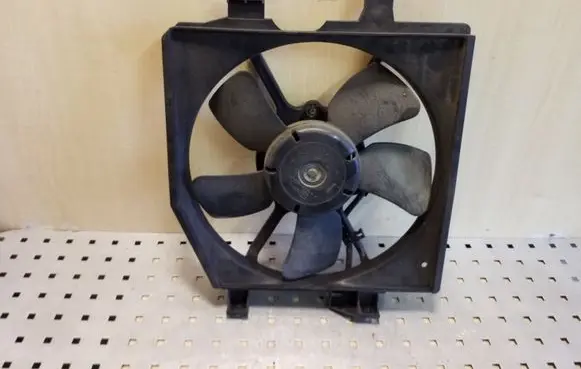 Mazda Premacy Radiator cooling fan shroud