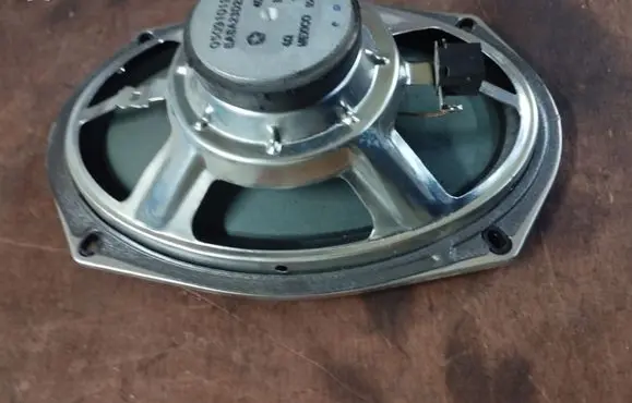 Chrysler Town & Country V Front door speaker 05091010AB