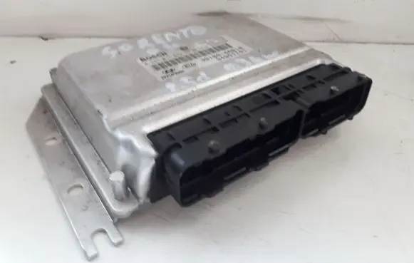 KIA Sorento Engine control unit/module 0281011579