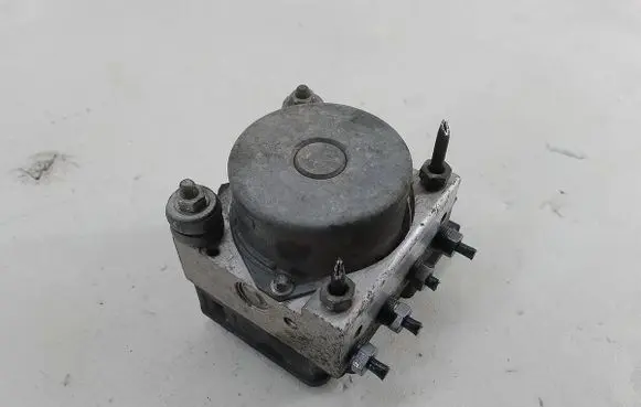 Renault Clio III ABS Pump 8200747140