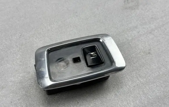 Volvo XC90 Rear seat light 31694122