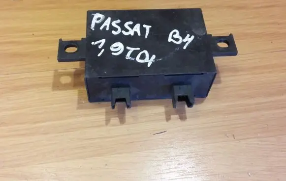 Volkswagen PASSAT B4 Immobilizer control unit/module 1H0953257B