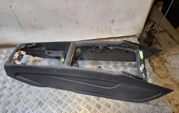 Audi Q7 4L Armrest 4L1863244C
