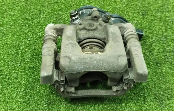 KIA Sportage Rear brake caliper 58230N7600 A005A892 A007E543