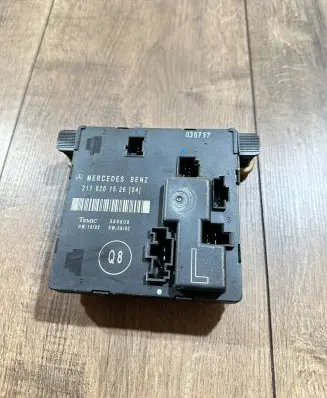 Mercedes-Benz E W211 Door control unit/module 2118201526 356805