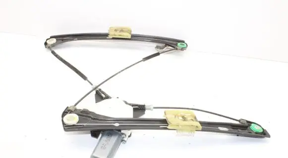 Volkswagen PASSAT B8 Front door electric window regulator 3G0837461B