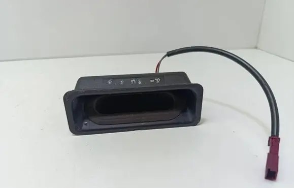 BMW 5 E60 E61 Tailgate opening switch 8168035