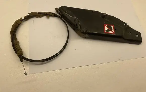 Mazda 5 Sliding door bottom rail 