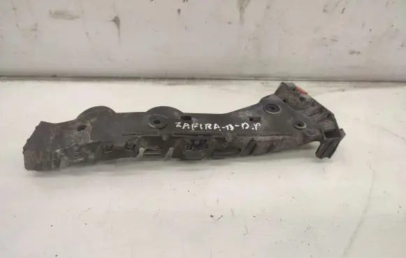 Opel Zafira B Front bumper mounting bracket 13124998