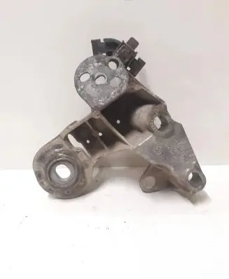 Audi A4 S4 B6 8E 8H Engine mounting bracket 8E0199352F