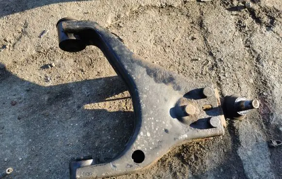 KIA Sorento Front lower control arm/wishbone