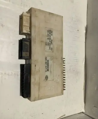 BMW 5 E34 Comfort/convenience module 5DK00704713 12037310