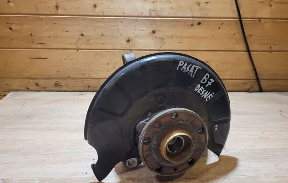 Volkswagen PASSAT B7 Front wheel hub