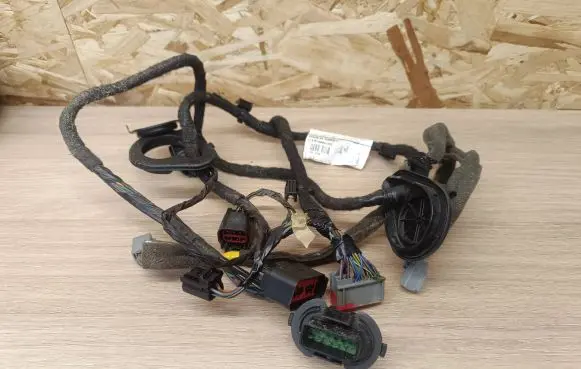 Volvo XC70 Rear door wiring loom 31313984 31313884