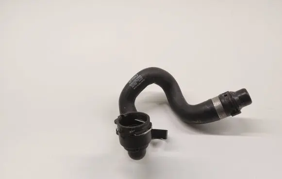 Volvo XC40 Engine coolant pipe/hose 32325216