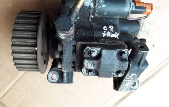 Renault Scenic II - Grand scenic II Fuel injection high pressure pump A2C20000754 H82286029 8200821184