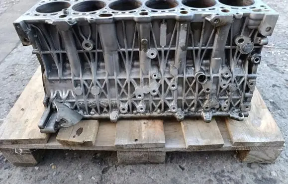 BMW 5 E60 E61 Engine block 
