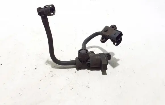 BMW 5 F10 F11 Valve 7636155