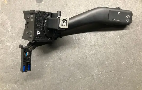 Volkswagen Touran I Indicator stalk 1K0953519L