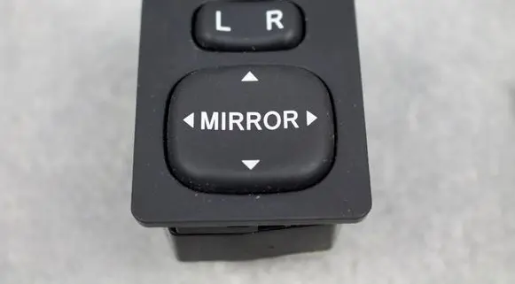 Toyota Yaris Wing mirror switch 183674
