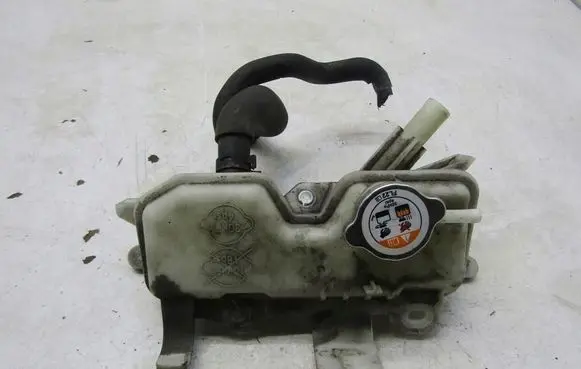 Mazda 2 Coolant expansion tank/reservoir K2443S551
