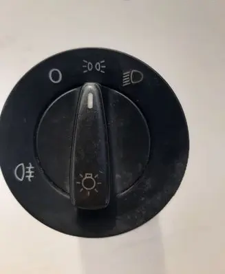 Volkswagen Golf IV Light switch 1C0941531