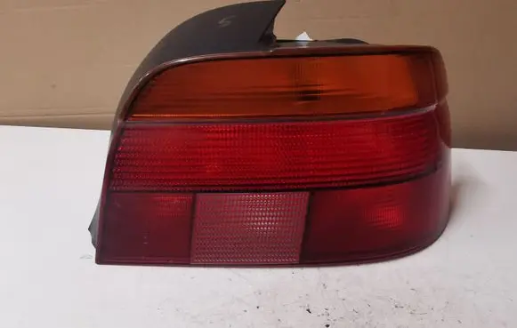 BMW 5 E39 Rear/tail lights 8358032 2VP00724002