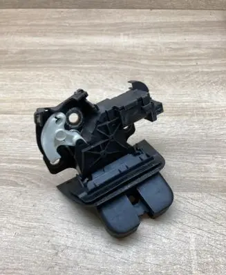 Audi A3 S3 8P Tailgate/trunk/boot lock/catch/latch 8P4827505B