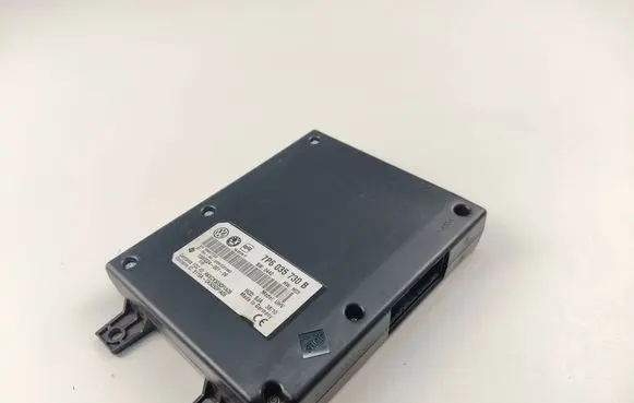 Volkswagen Golf VI Bluetooth control unit module 7P6035730B